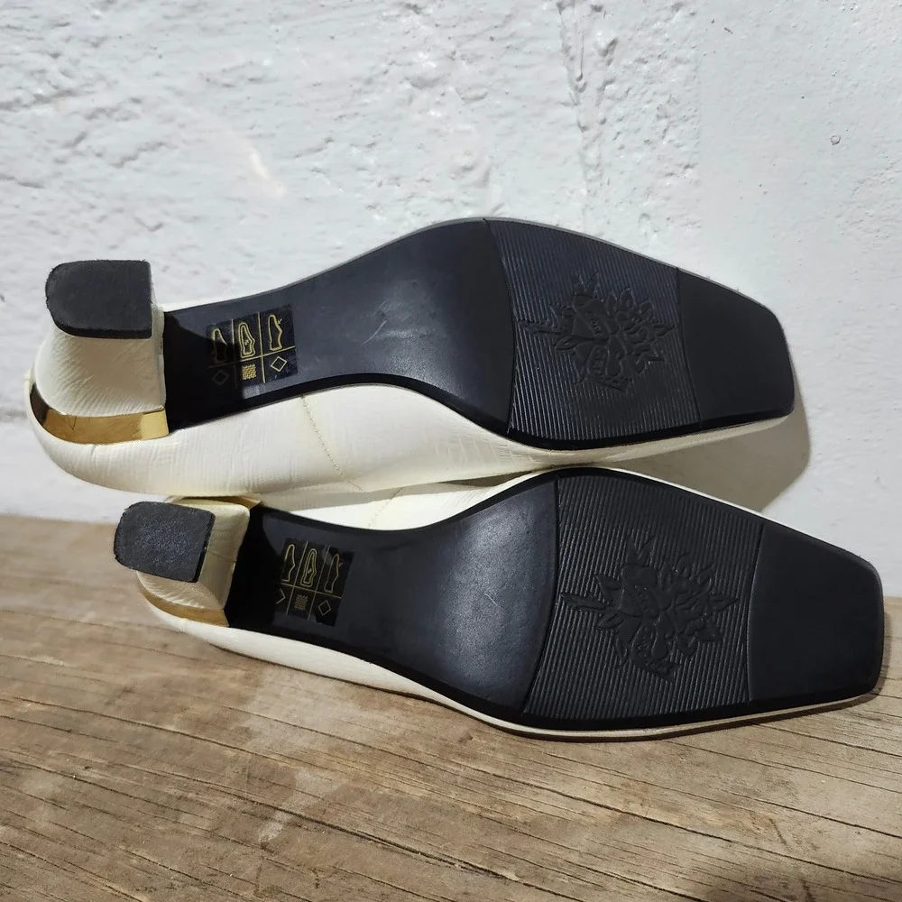 J. Renee Vtg Women White Lizard Embossed Square Toe Block Heel Gold Detail 7.5